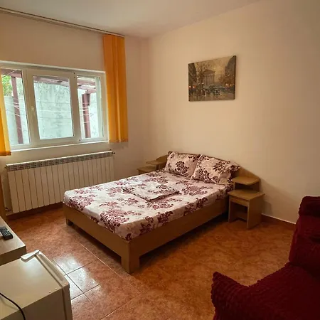 Hotel Vila Nadia 3*