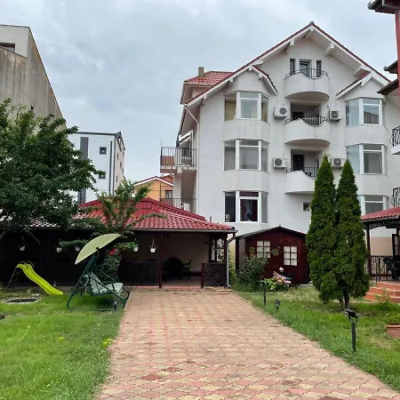 Hotel Nadia 3*