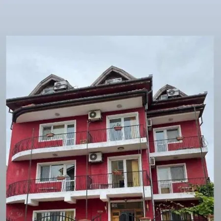 Nadia Hotel 3*